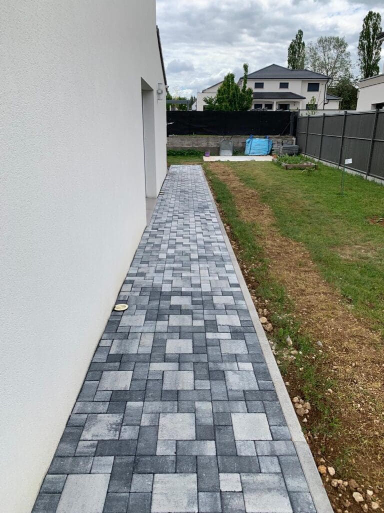1742366191676